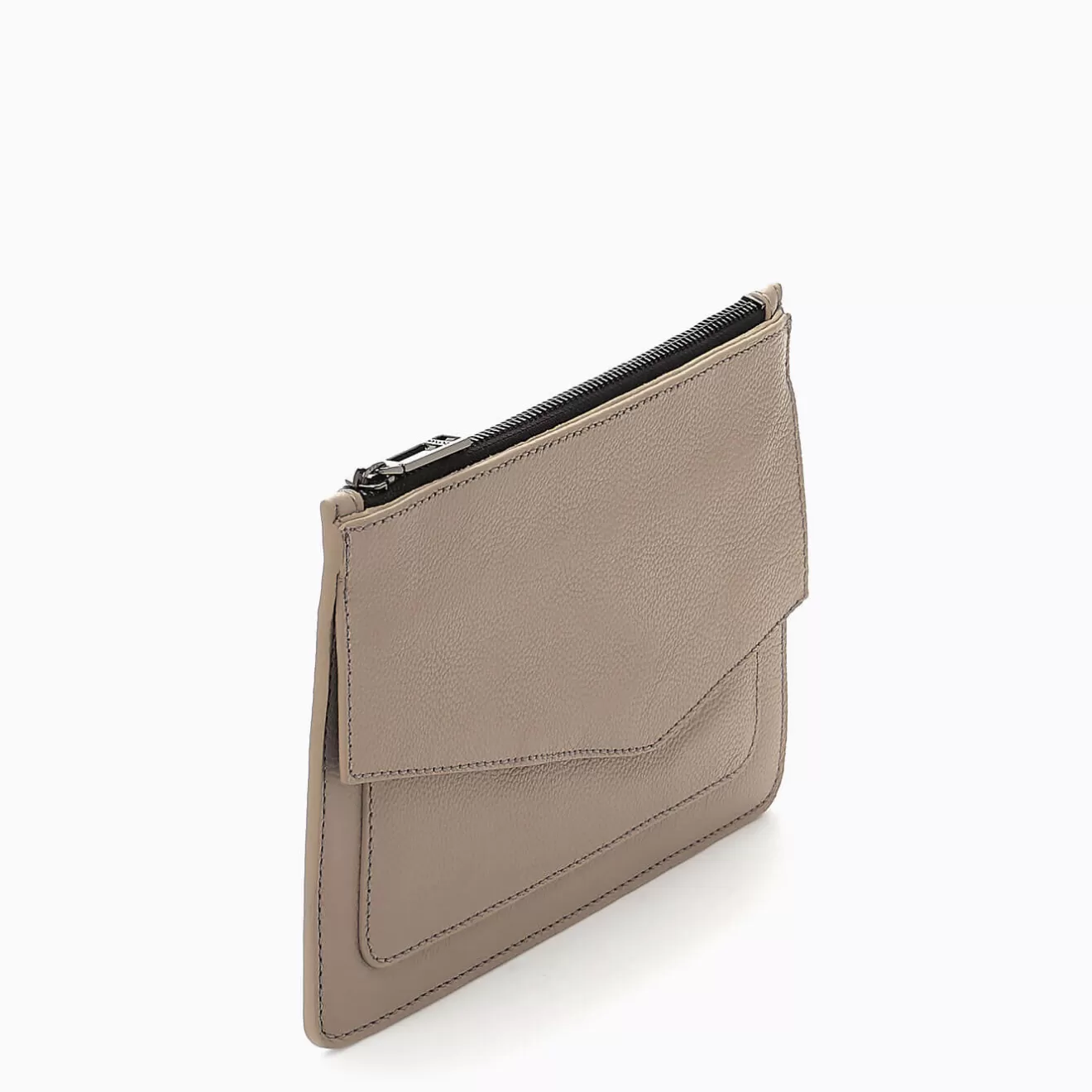 Outlet Cobble Hill Medium Pouch Pouches